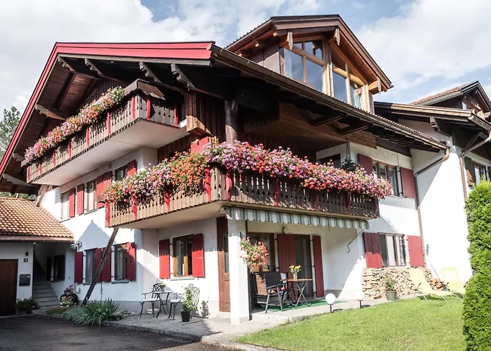 Neu! Sonnige Terrassen-Ferienwohnung In Den Bergen
