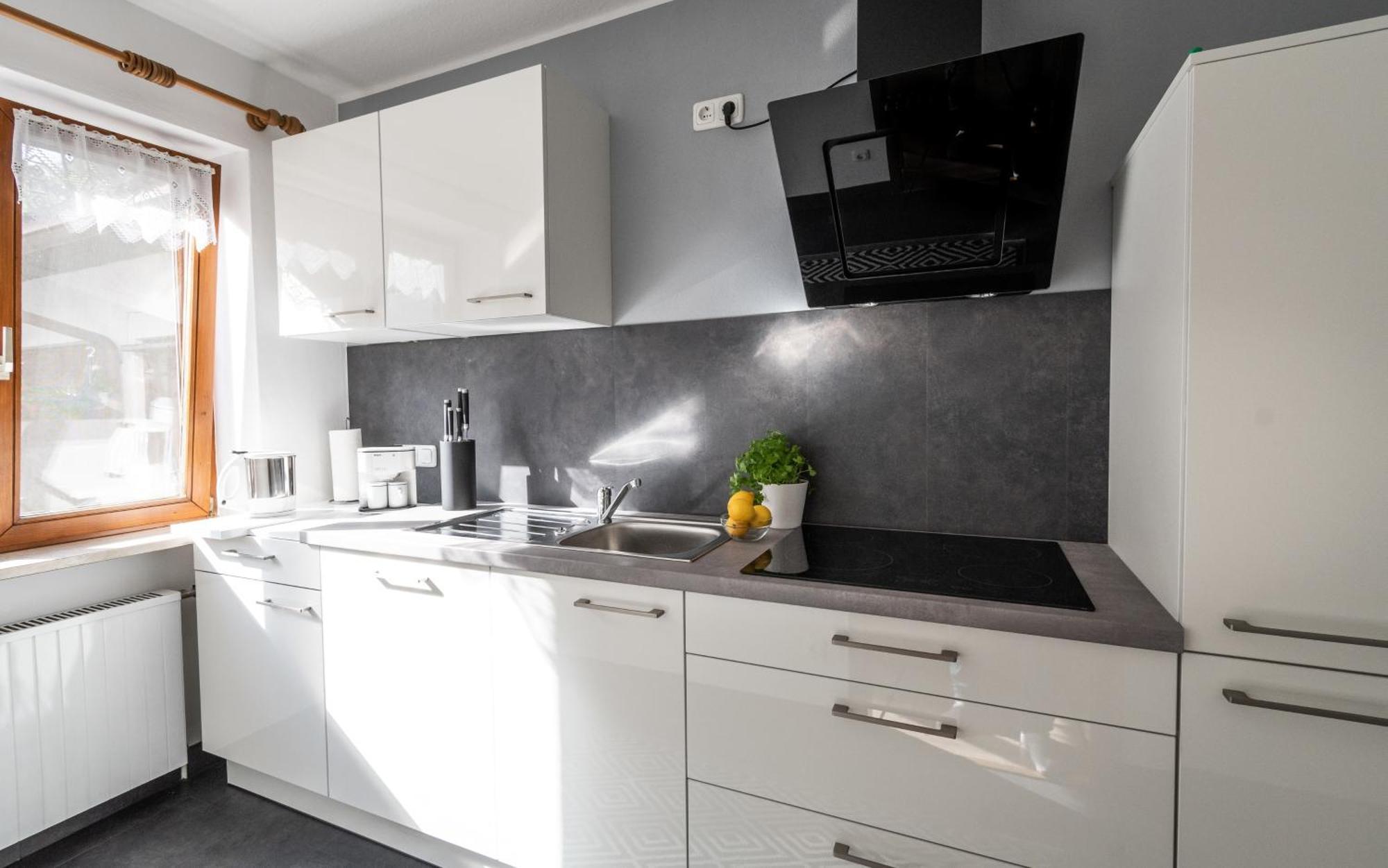 Neu! Sonnige Terrassen-ferienwohnung In Den Bergen *