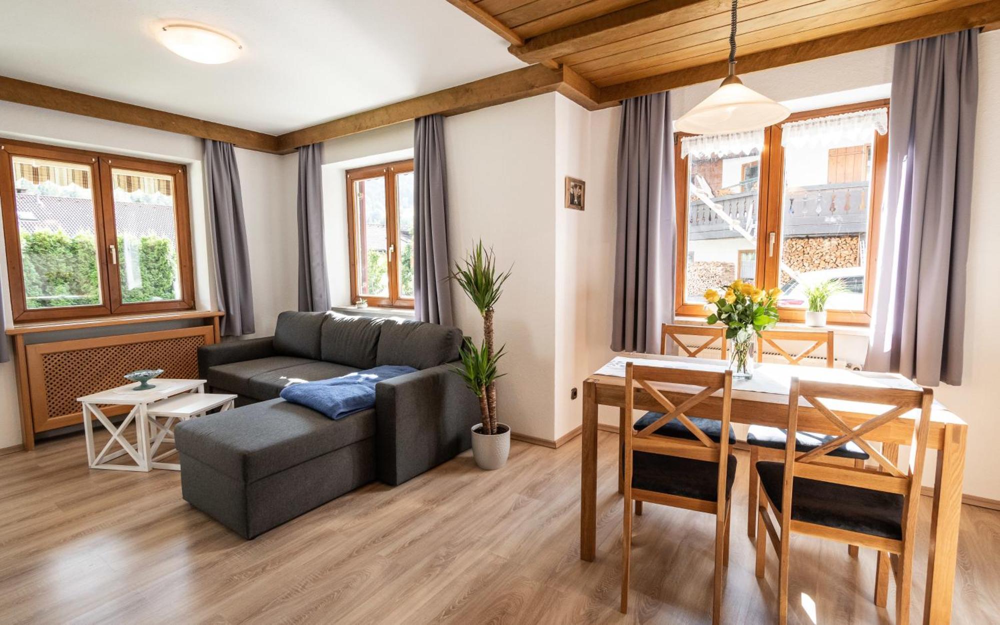 Apartment Neu! Sonnige Terrassen-ferienwohnung In Den Bergen *